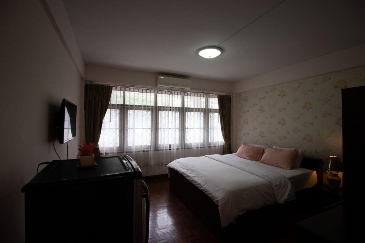 Marhaba House Hotell Chiang Mai Exteriör bild