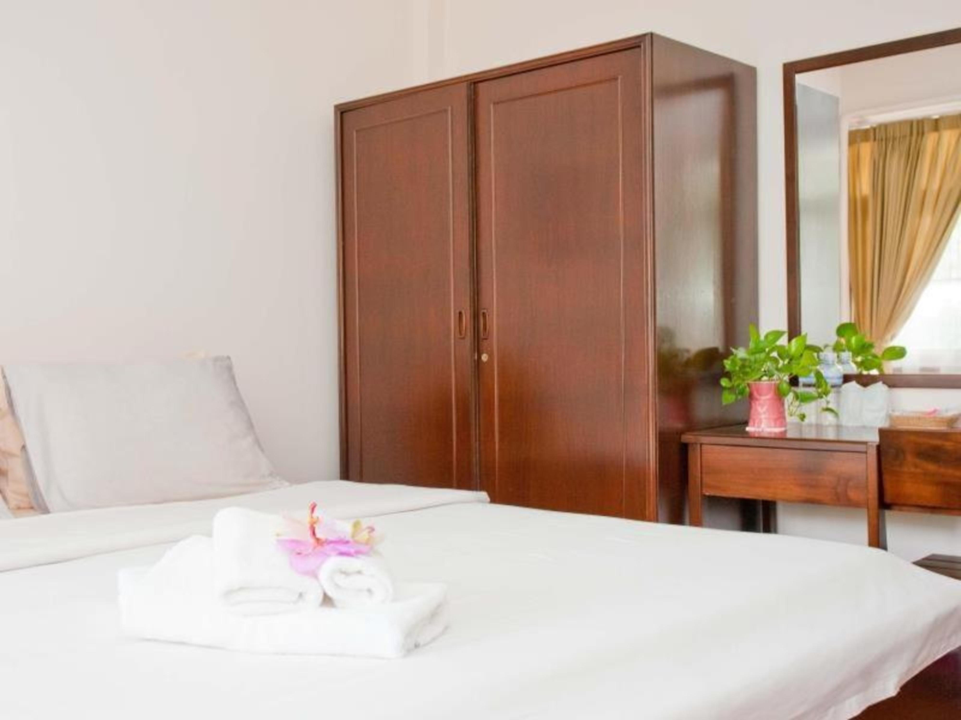 Marhaba House Hotell Chiang Mai Exteriör bild