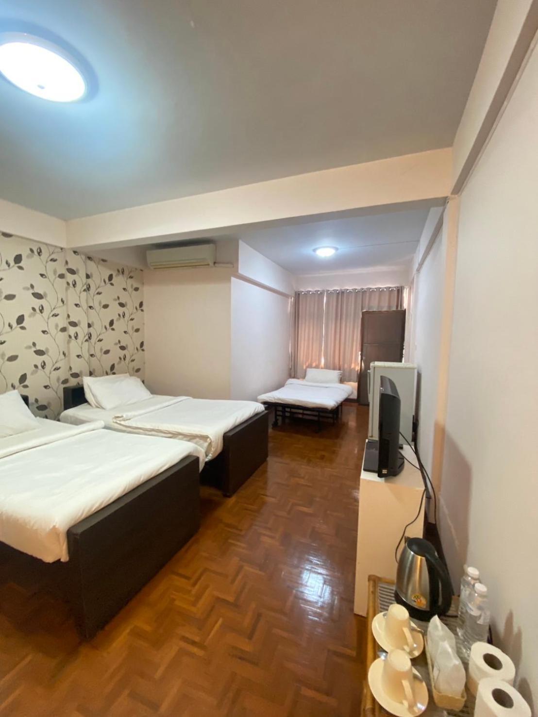 Marhaba House Hotell Chiang Mai Exteriör bild
