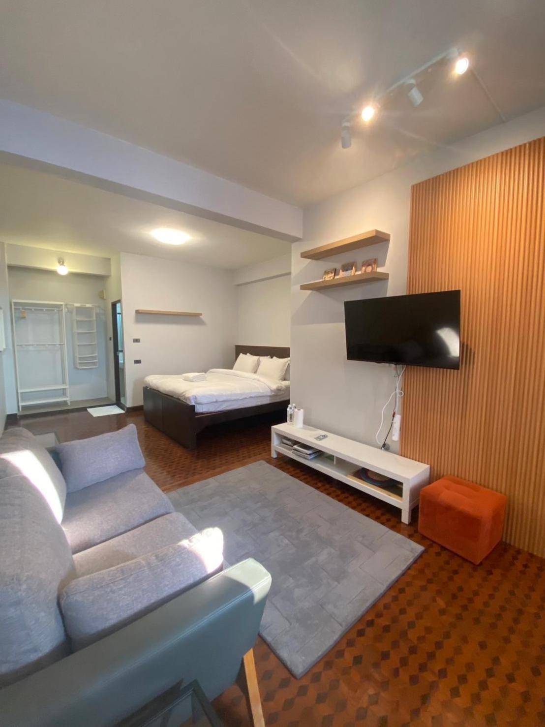 Marhaba House Hotell Chiang Mai Exteriör bild