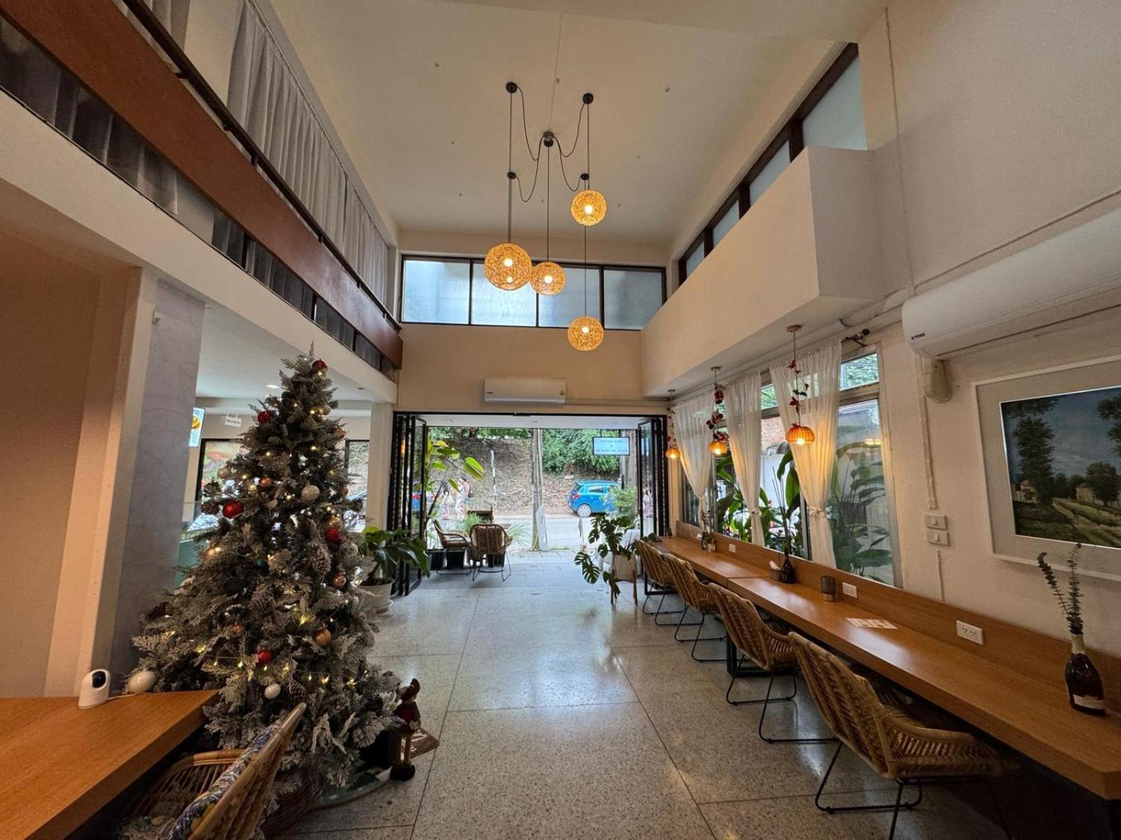 Marhaba House Hotell Chiang Mai Exteriör bild